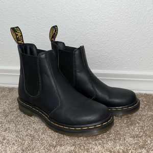 Women’s Size 7 Doc Martin Leather Chelsea Boots